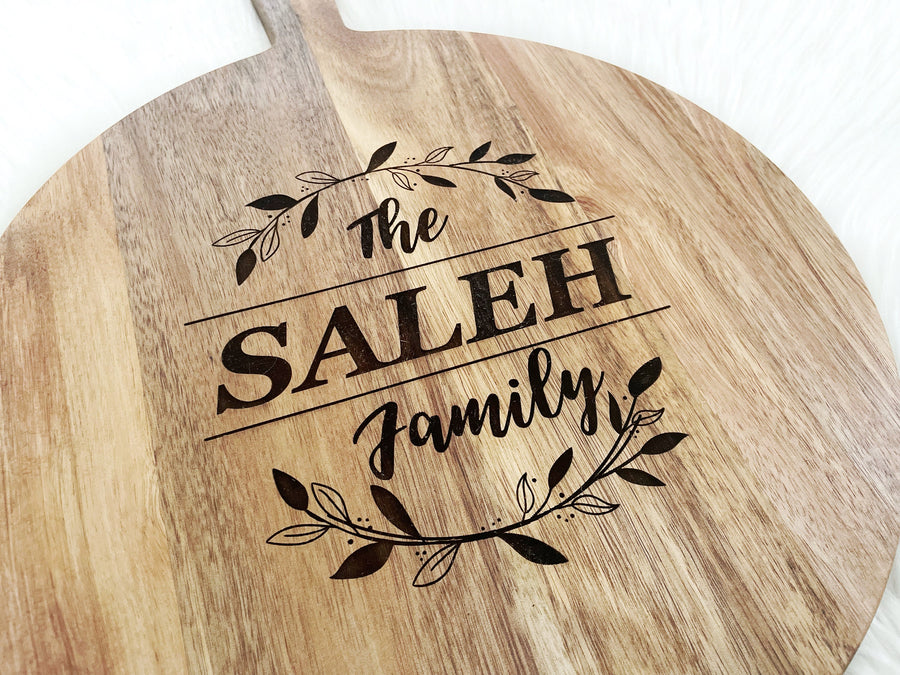 Personalized Acacia Round Paddle Board, Family Name Cutting Board, Mother's Day Gift, Gift for Her, Kitchen Decor, Engraved Board