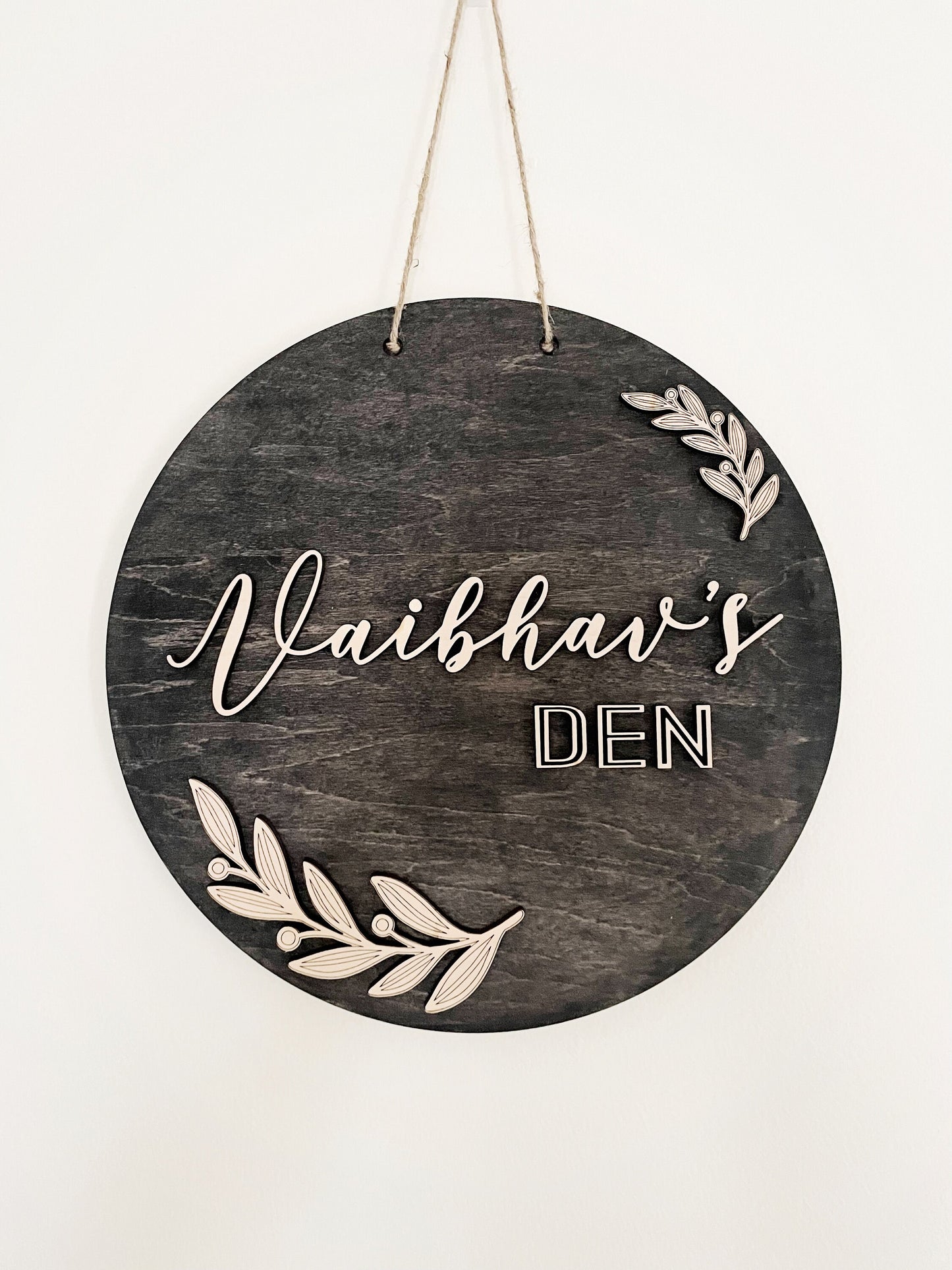 Round Door Sign, Family Name Sign, Wooden Hanging Door Sign, Welcome Sign for Bedroom, Simple Nursery Name Sign, Personalized Christmas Gift