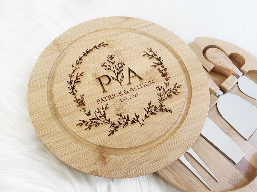 Personalized Cheeseboard Set, Custom Cutting Board Set, Personalized Cheeseboard, Customized Kitchen Decor, Home Gift, Kitchen Gift Ideas