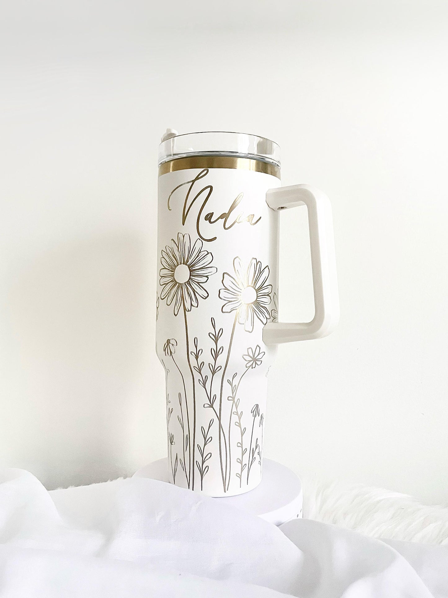 Custom Engraved Dainty Floral Tumber, Personalized 40oz Tumbler for Her, Floral Tumbler Design, Engraved Tumbler Wrap