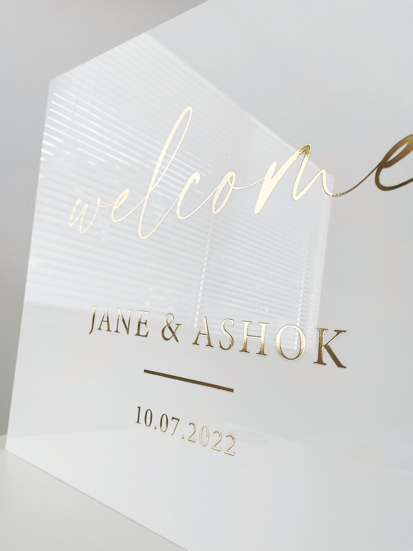 Acrylic Wedding Welcome Sign - Custom Elegant Display